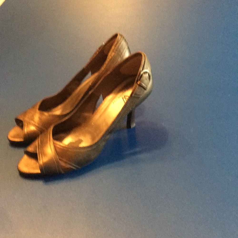 Dress shoes
